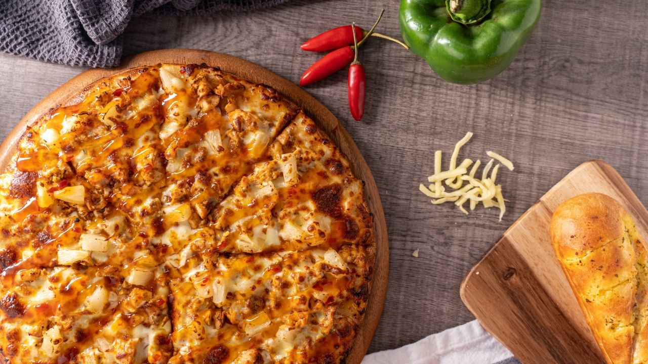 Sweet Chili Chicken Pizza