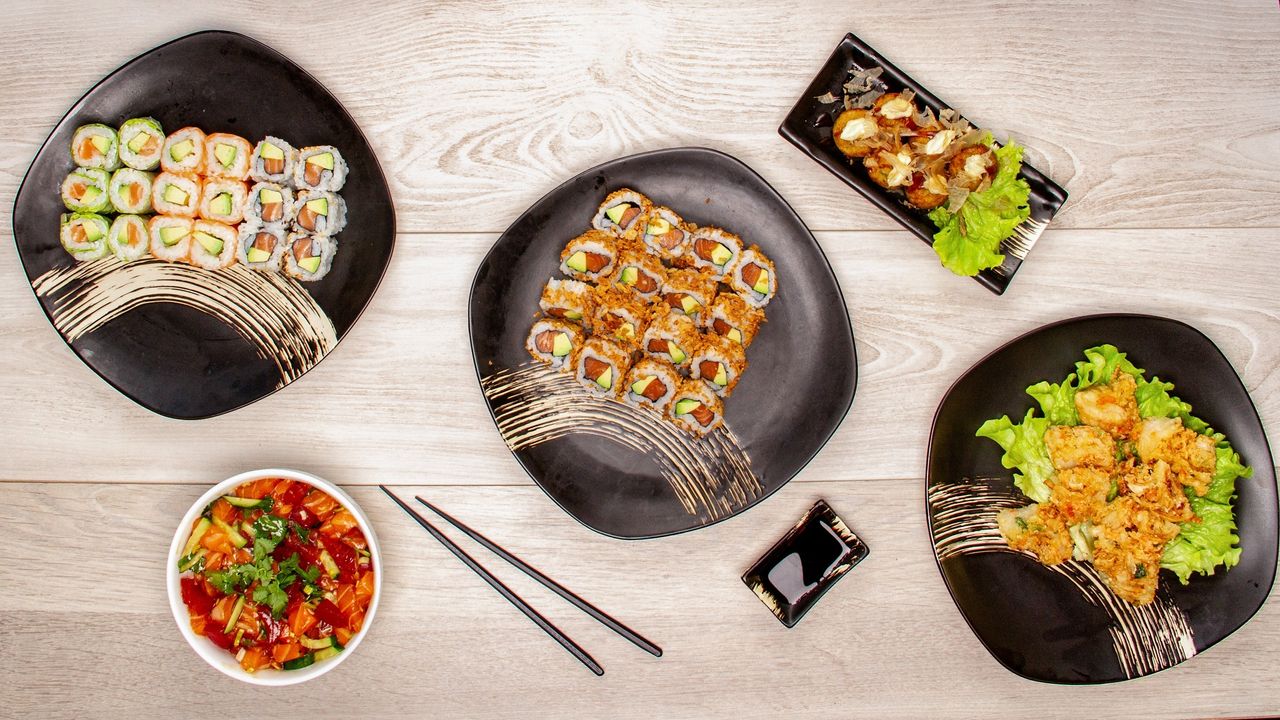 Salmon California Roll