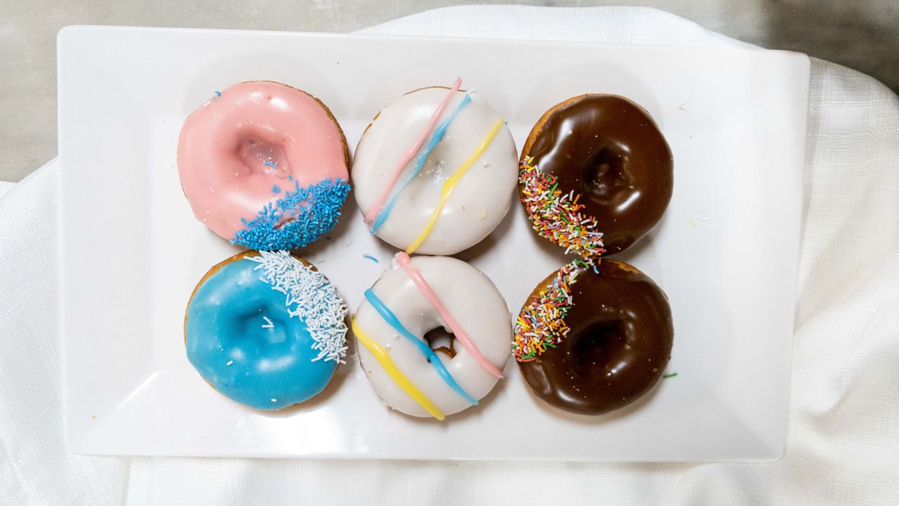 Mix 6 Small ice donuts