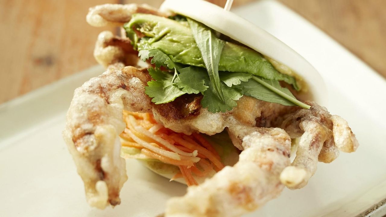 Crispy soft shell crab bun