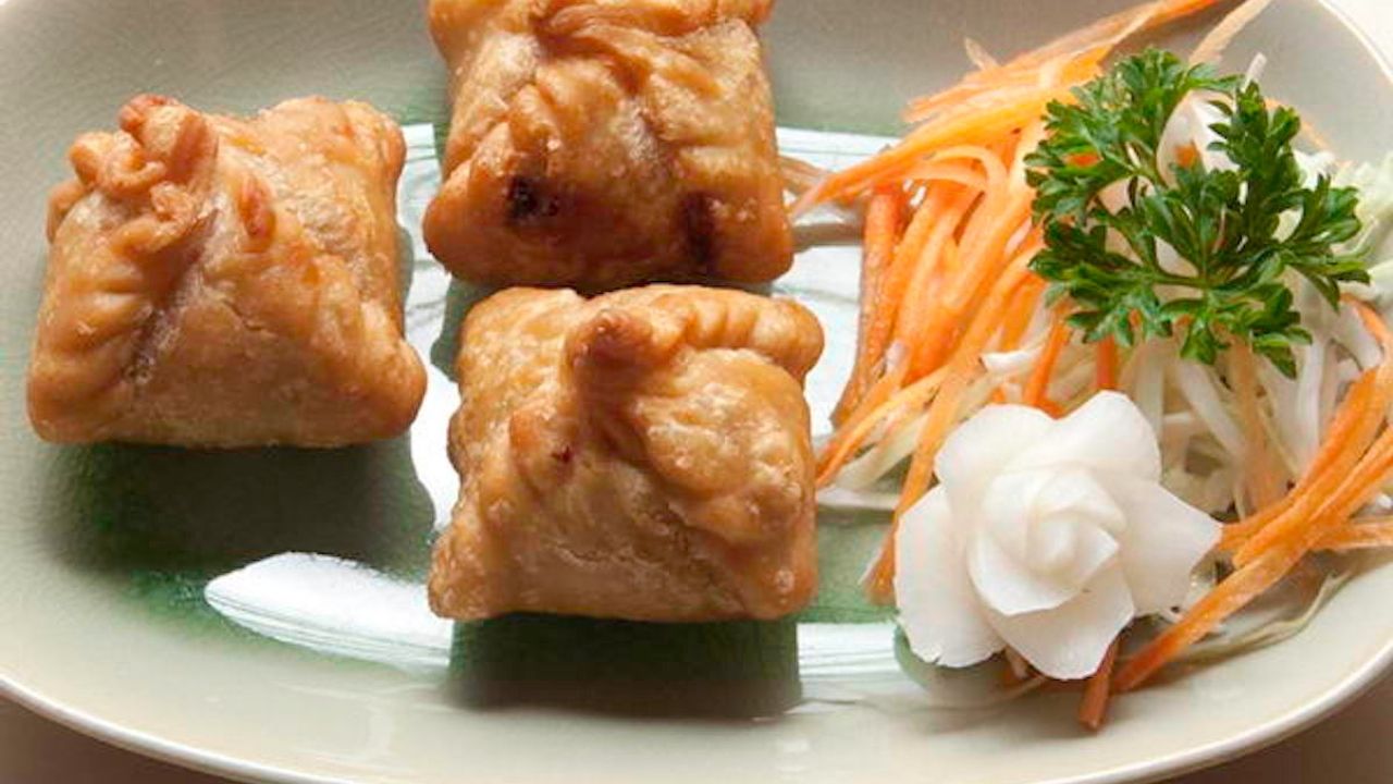 Curry Puff Pork (3 Per Serve)
