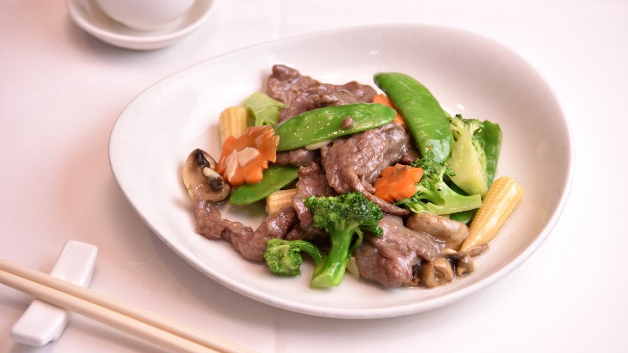 Sliced Beef Tenderloin (Different Sauces Available) 牛肉片