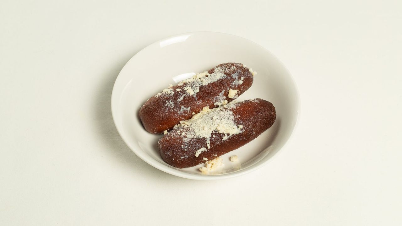 Gulab Jamun (4 Pieces)