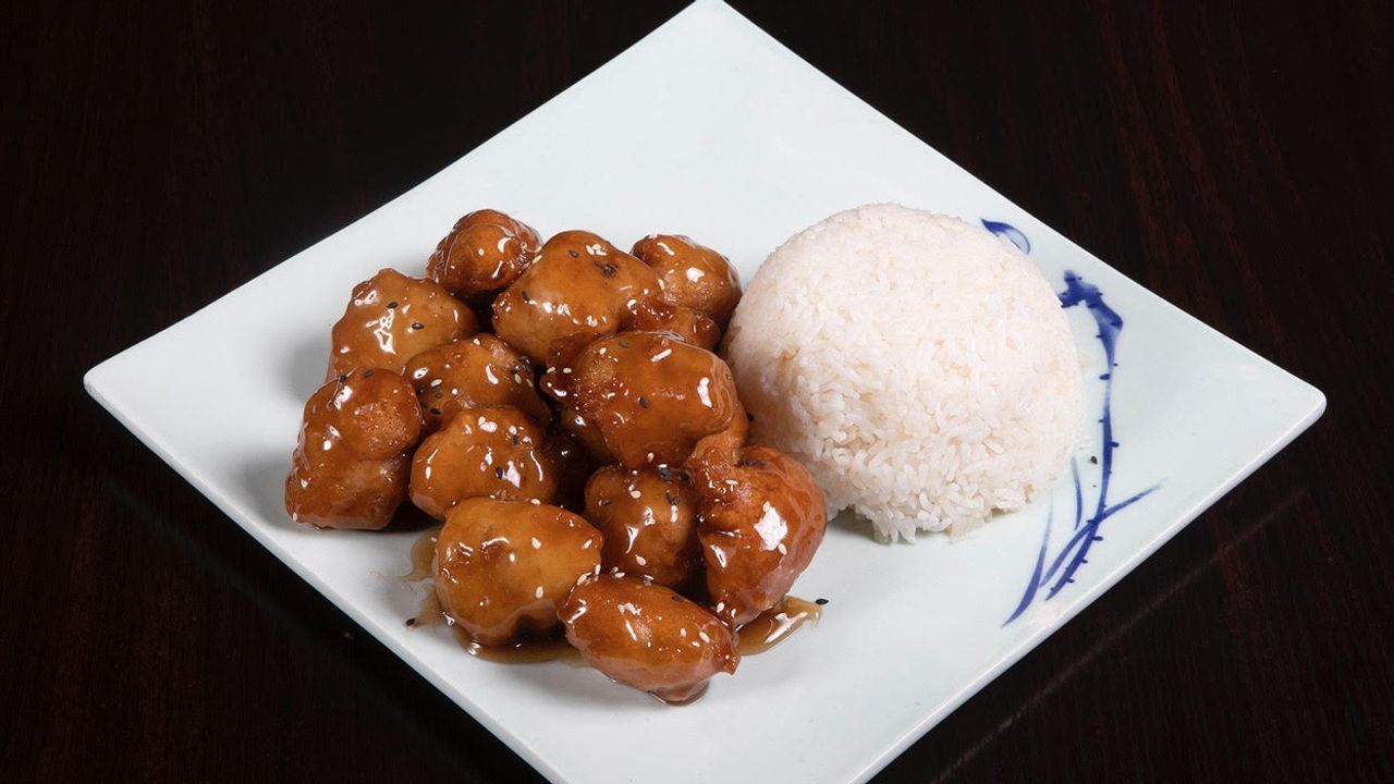 S02 Honey Chicken on Rice (Original Price $15.80)