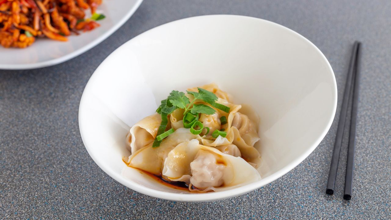 Wonton in Chilli Sauce 8 Pieces (Spicy)