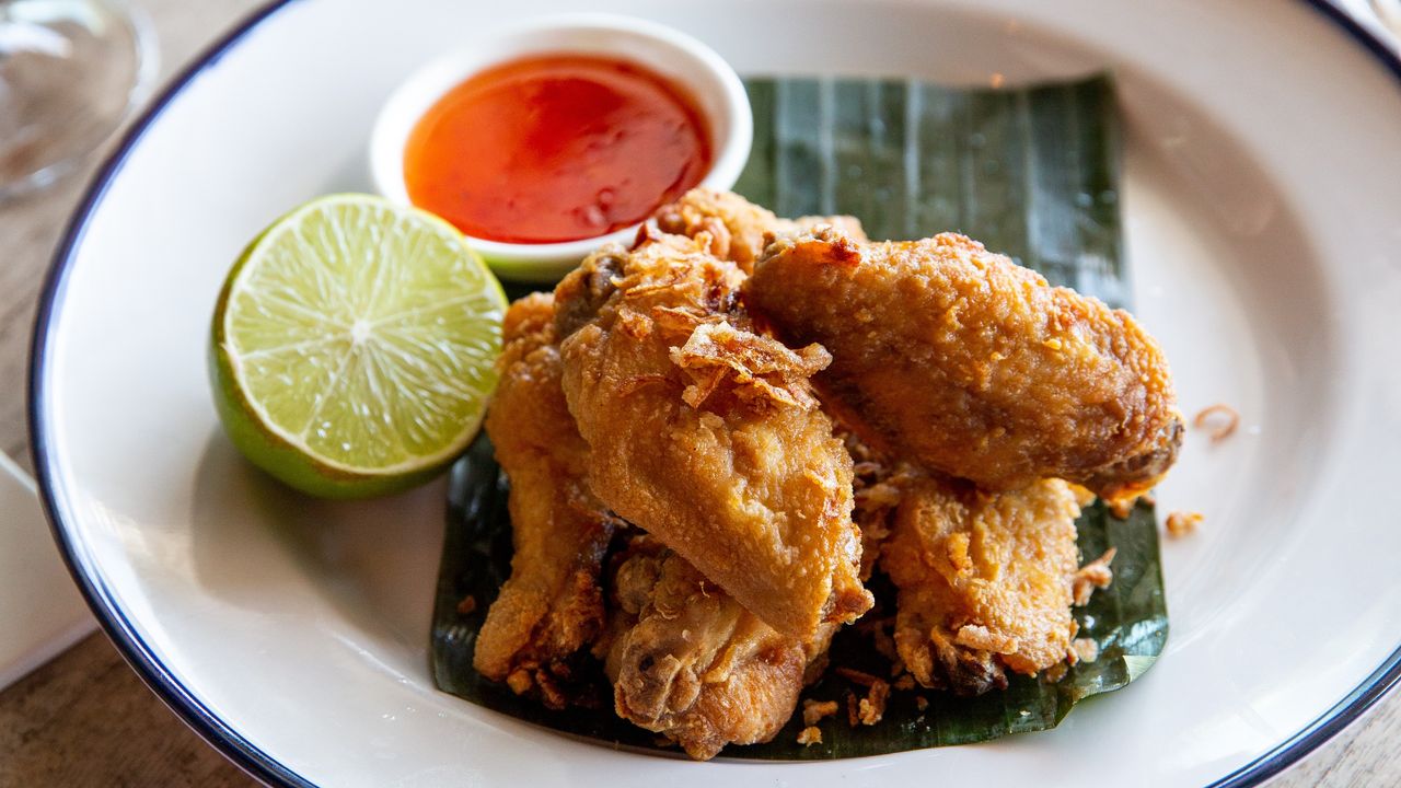 Thai Style Fried Chicken Wings