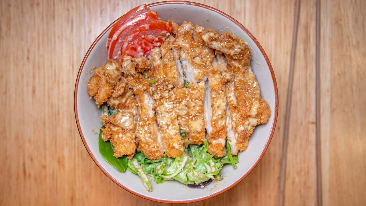 E1. Crispy Chicken Salad