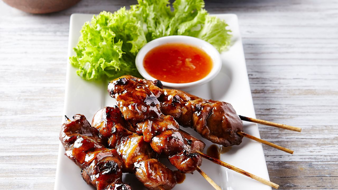 Mhu Bhing (6 Skewers)