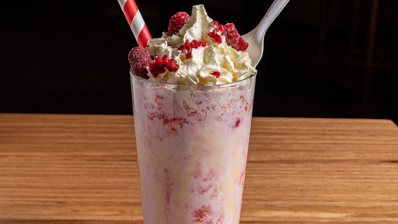 White Chocolate & Raspberry Shake
