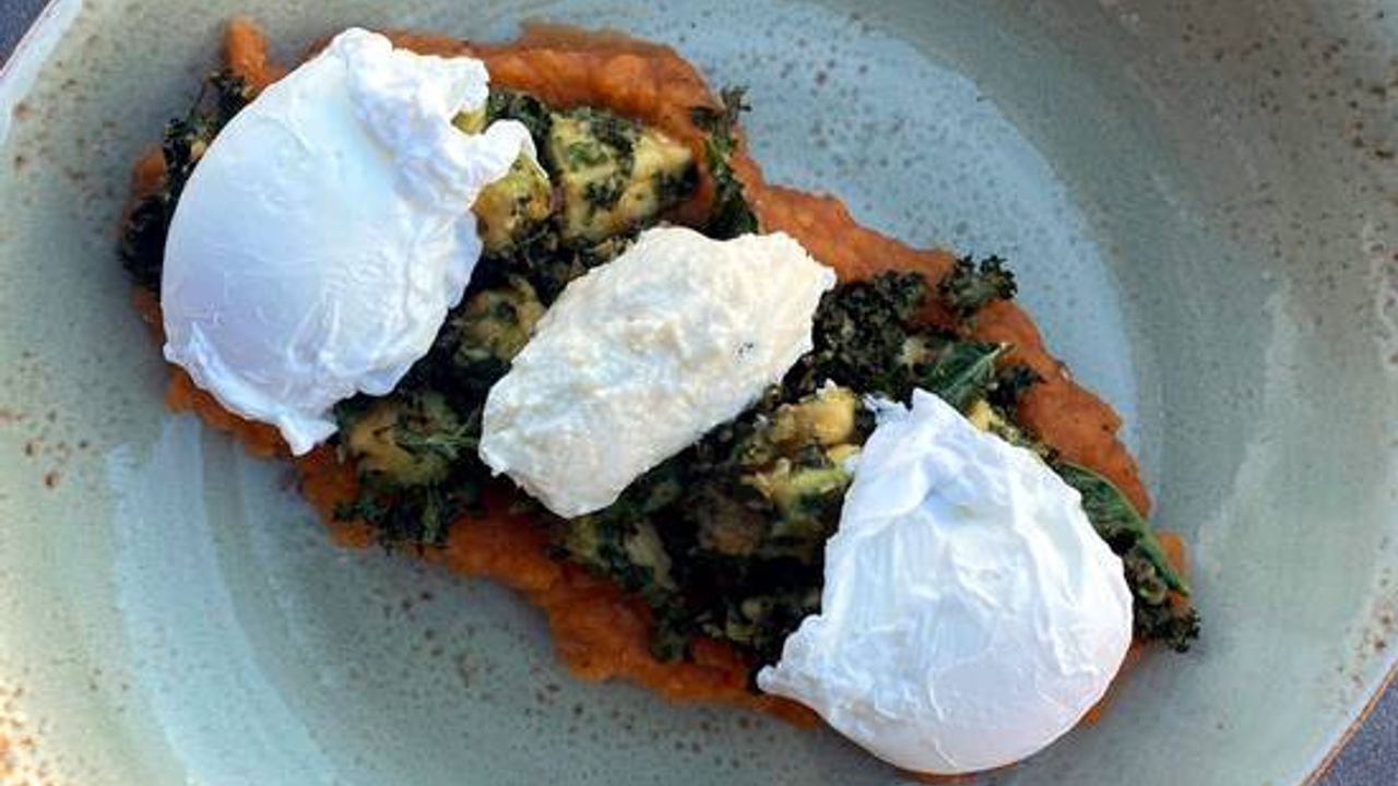 Avocado Poached Eggs