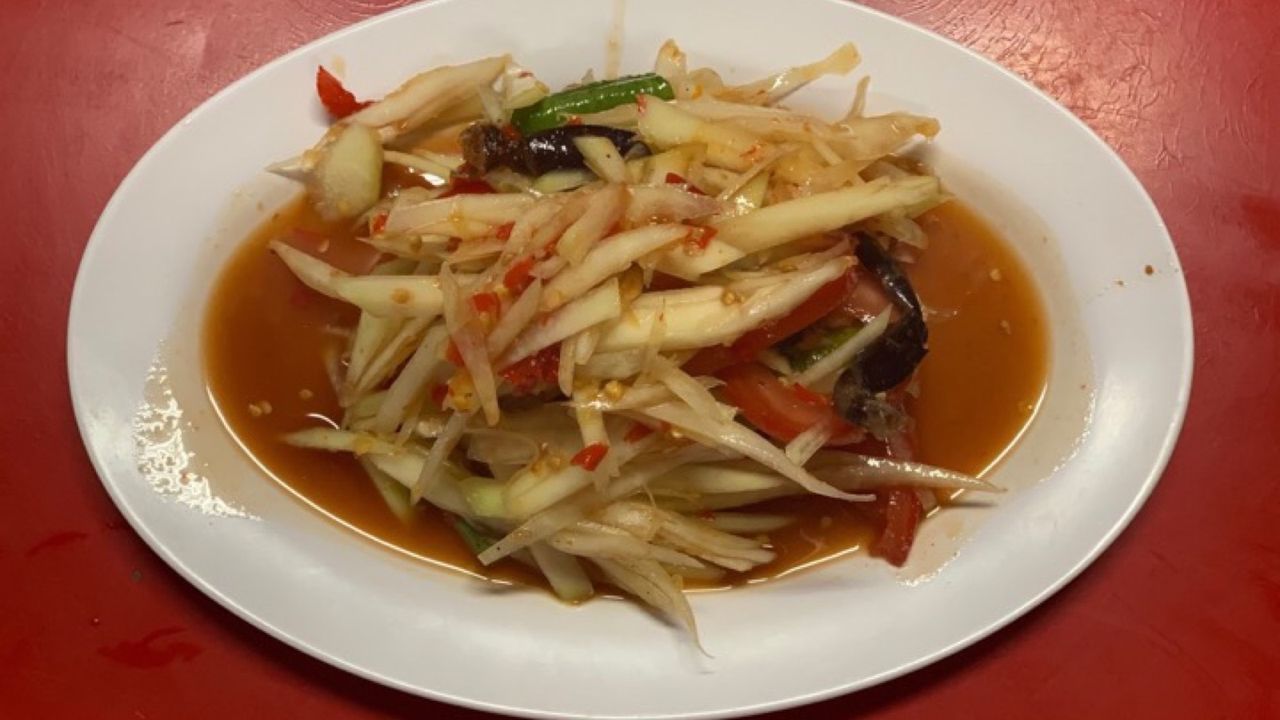 Papaya salad with salted crab ส้มตำปู