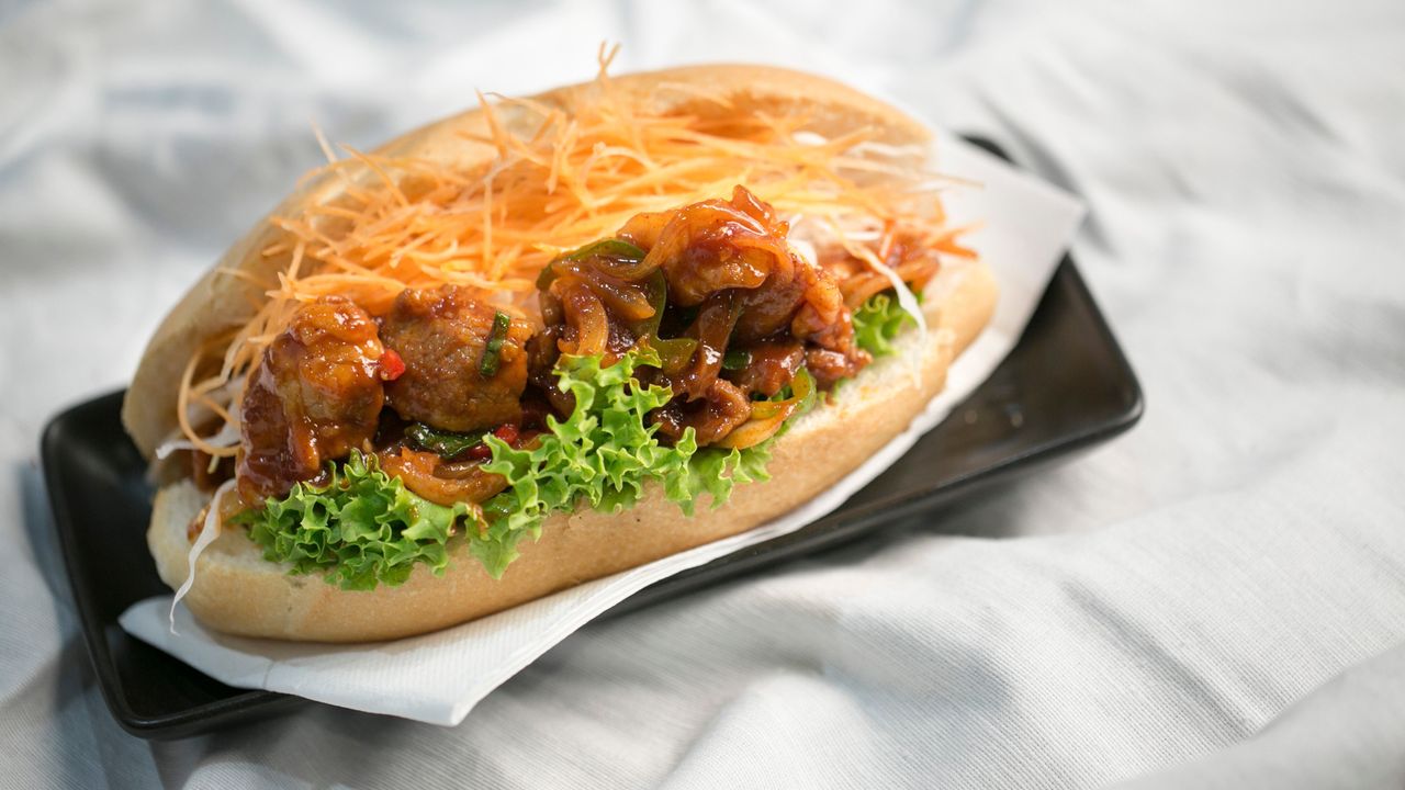 Jeyuk Baguette (Spicy)