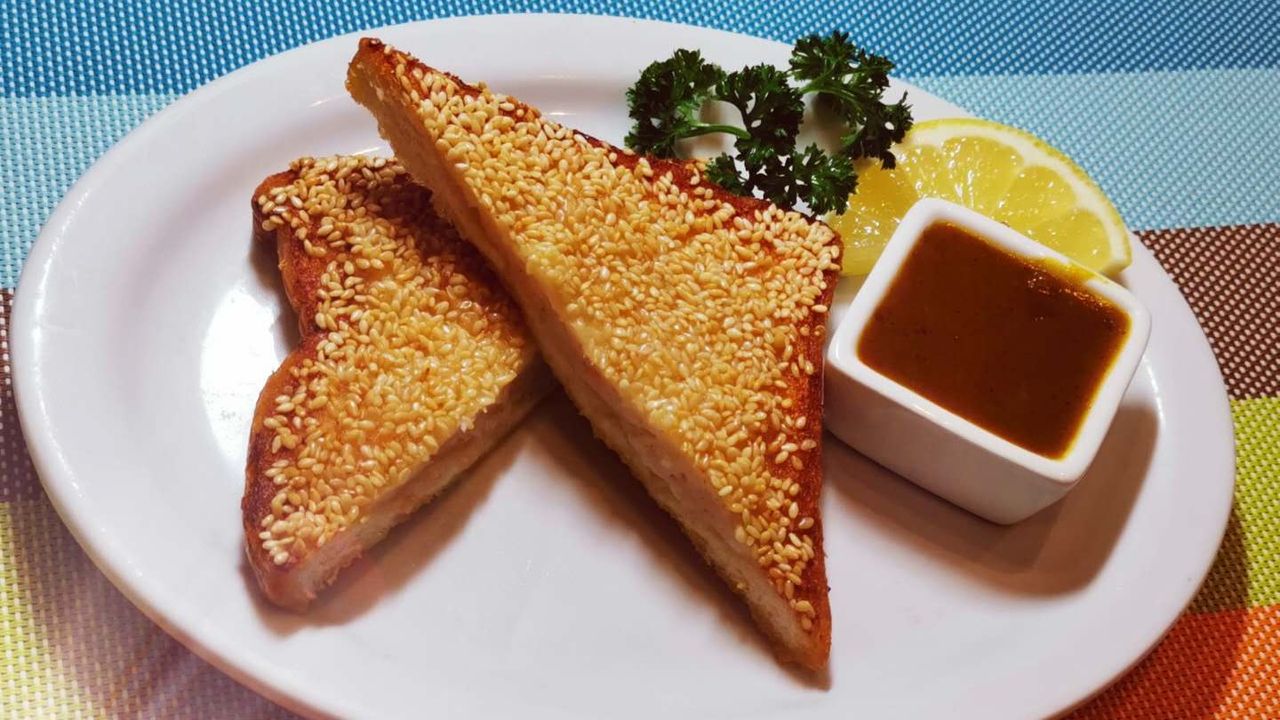 15. Prawn Crackers (1 Package) / 炸虾片