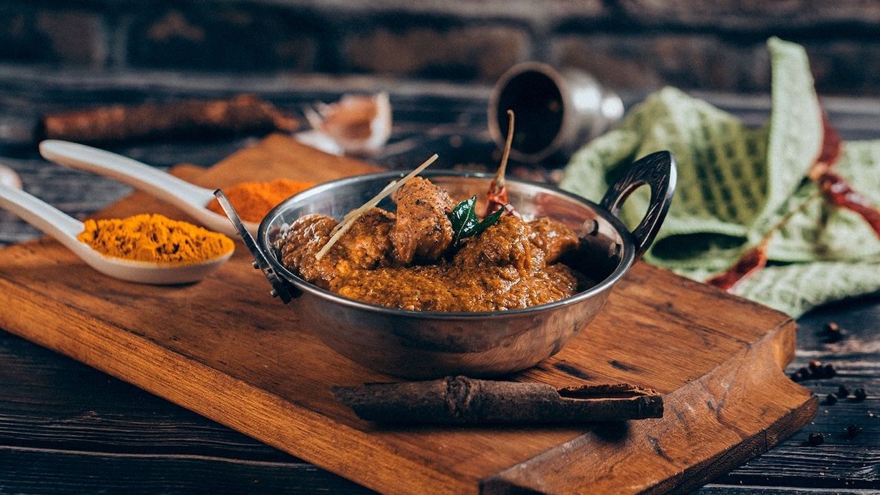 Lamb Madras Steam Rice and Plain Naan