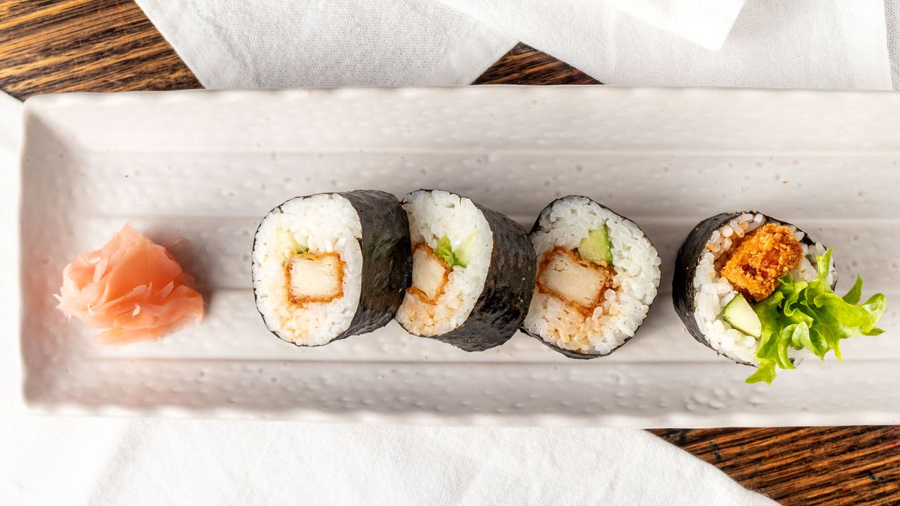 4. White Rice Sushi Roll (1 Pc)