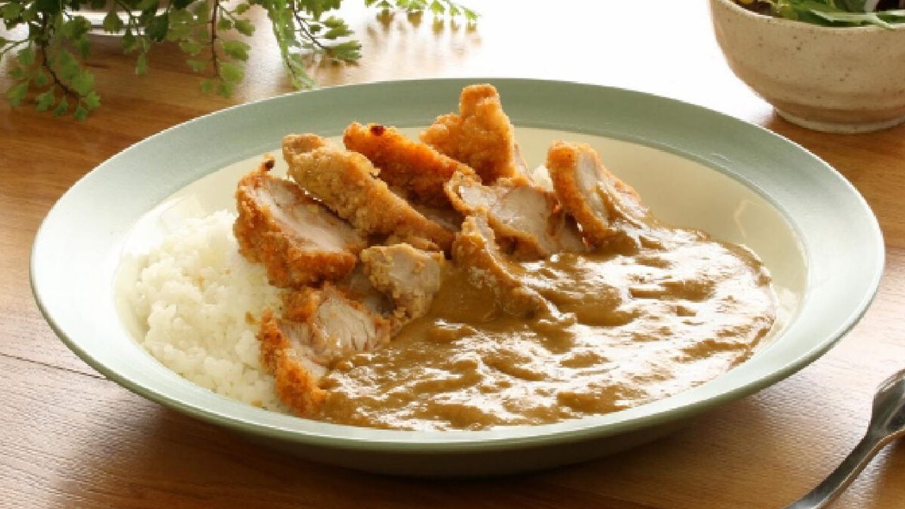 Chicken Karaage Curry & Rice Set (3240 kJ)