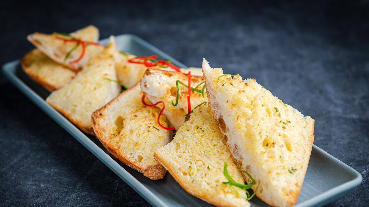 Homemade Garlic Bread (V)