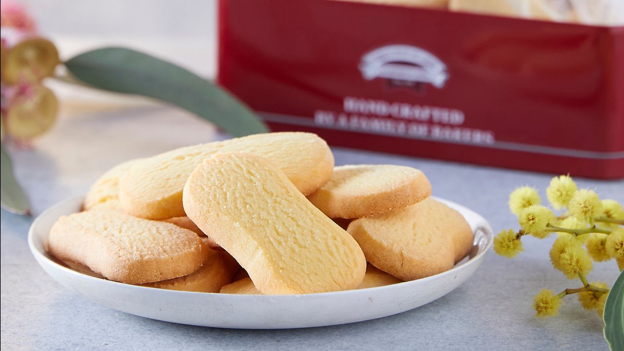 Plarre's Scotch Shortbread Fingers in Gift Tin