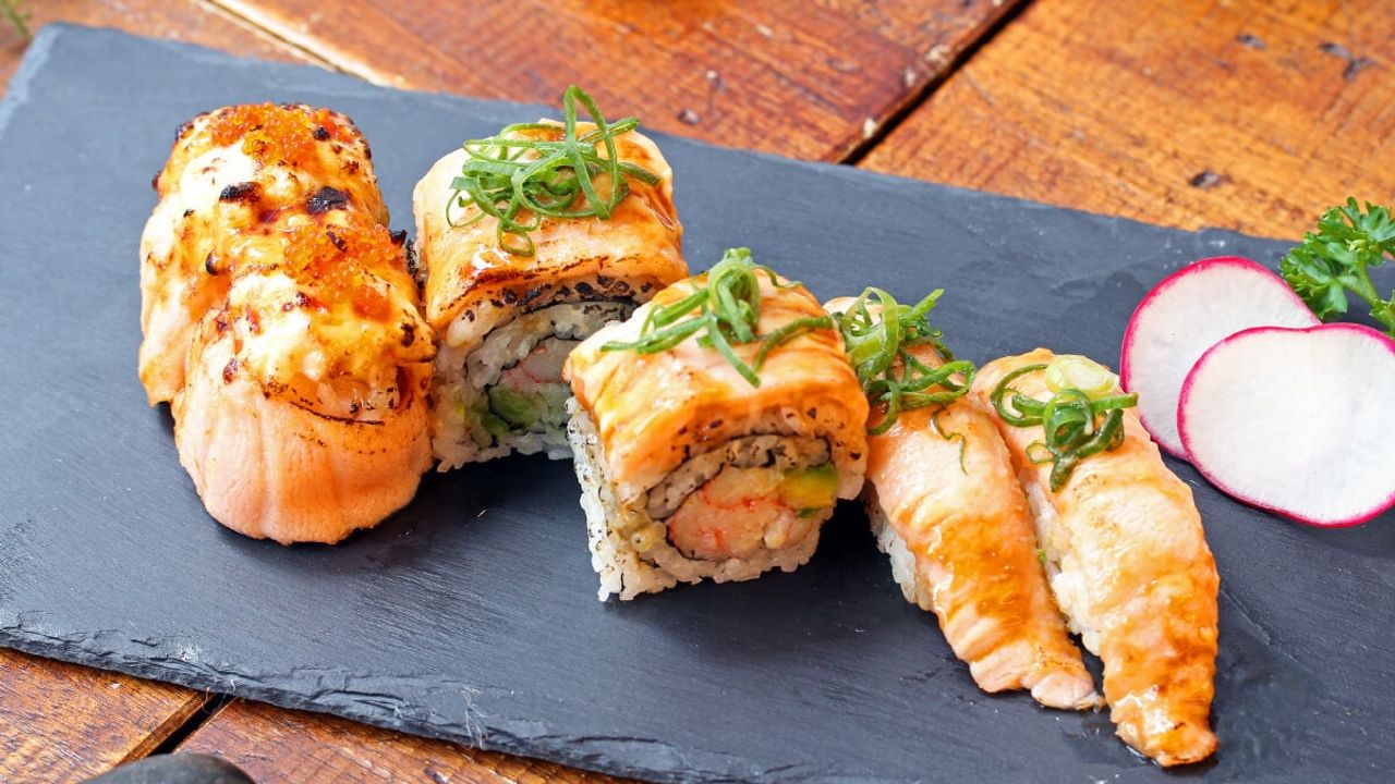 Aburi Salmon Set (1770 kJ)