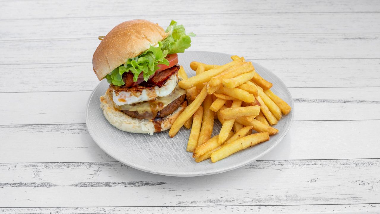 BLT Burger and Chips