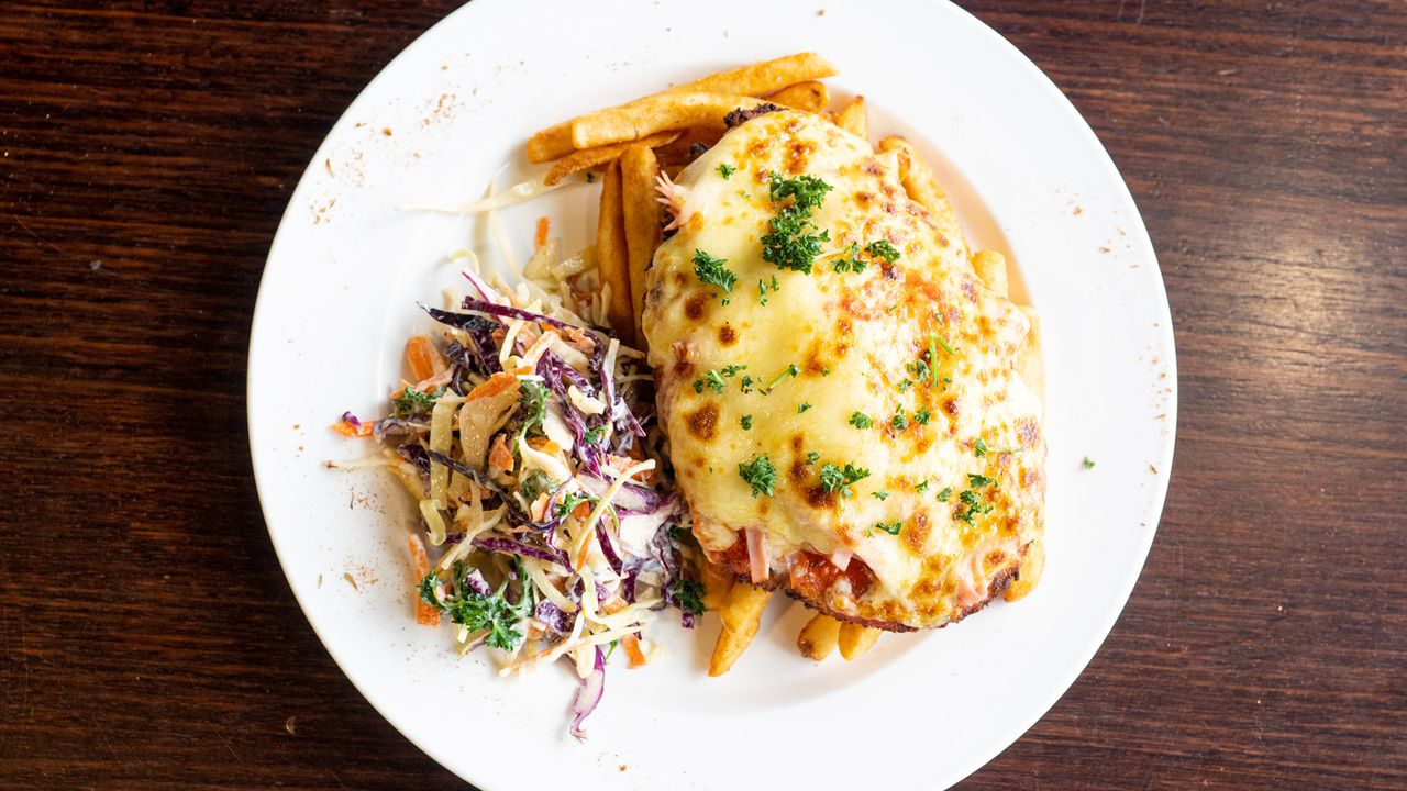 Traditional Chicken Parmigiana