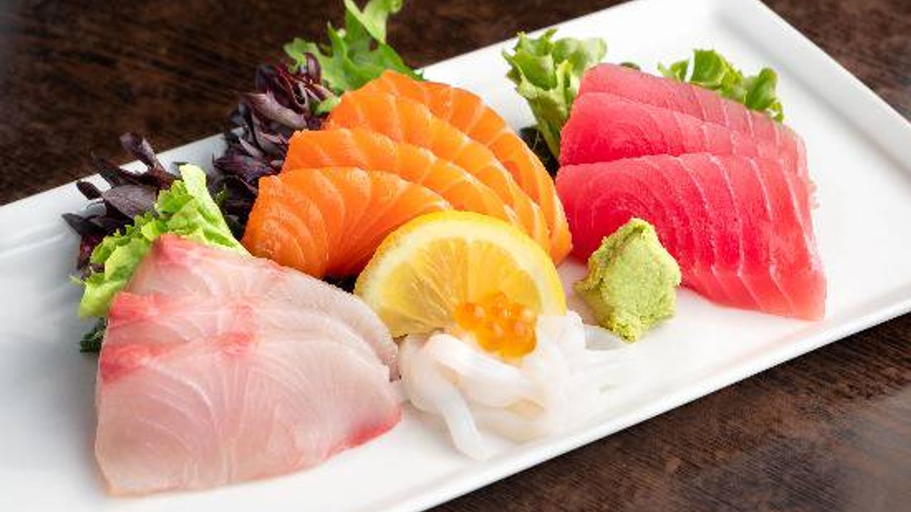 Entree Size Mix Sashimi (11pcs)