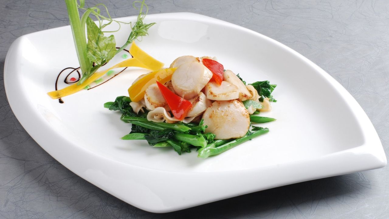 Scallops with Combination Vegss
