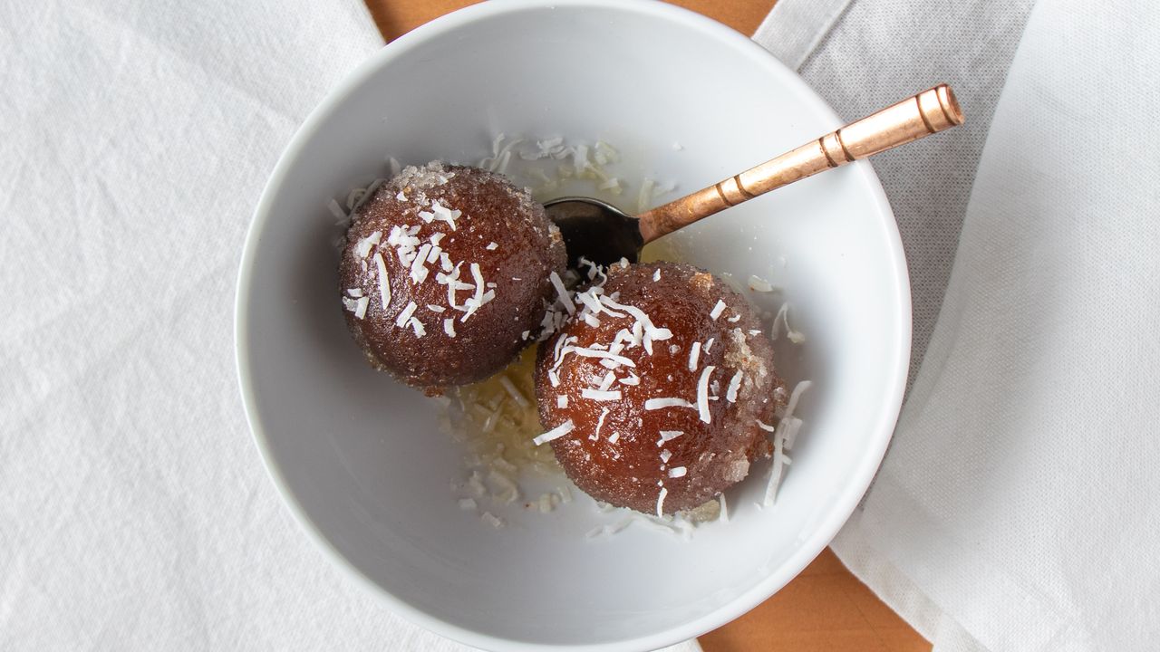 76. Gulab Jamun (2 Pc)