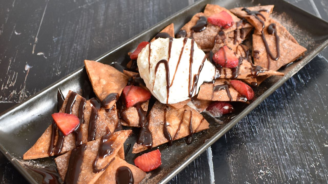 Chocolate Nachos (V)