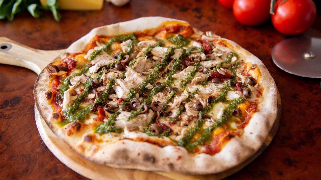 Jessica Pizza (Chicken Pesto)