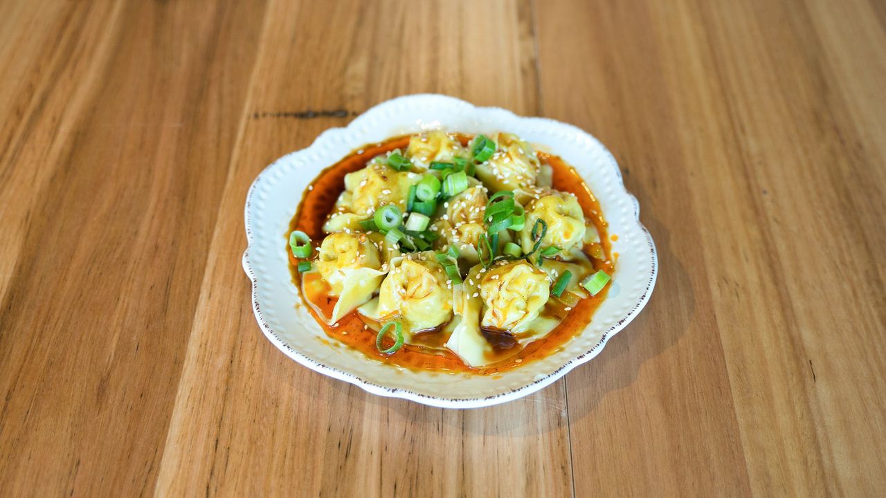 Prawn and Pork Wonton in Hot Chili Sauce (Mildy Spicy)