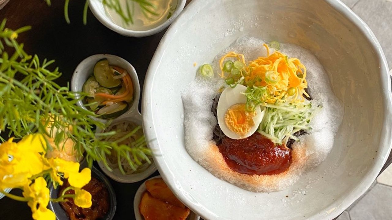 KOREAN SPICY COLD NOODLE (COLD) 비빔냉면