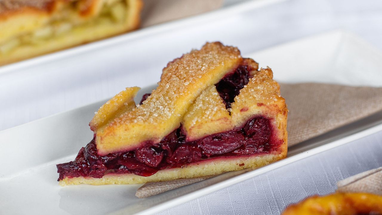 Slice Sour Cherry Pie