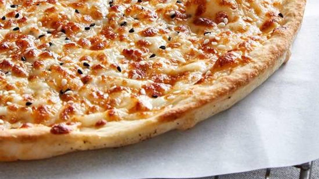 Halloumi Cheese Pizza
