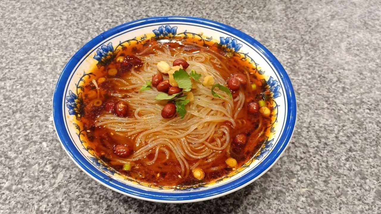 78 Hot and Sour Sweet Potato Noodles Soup