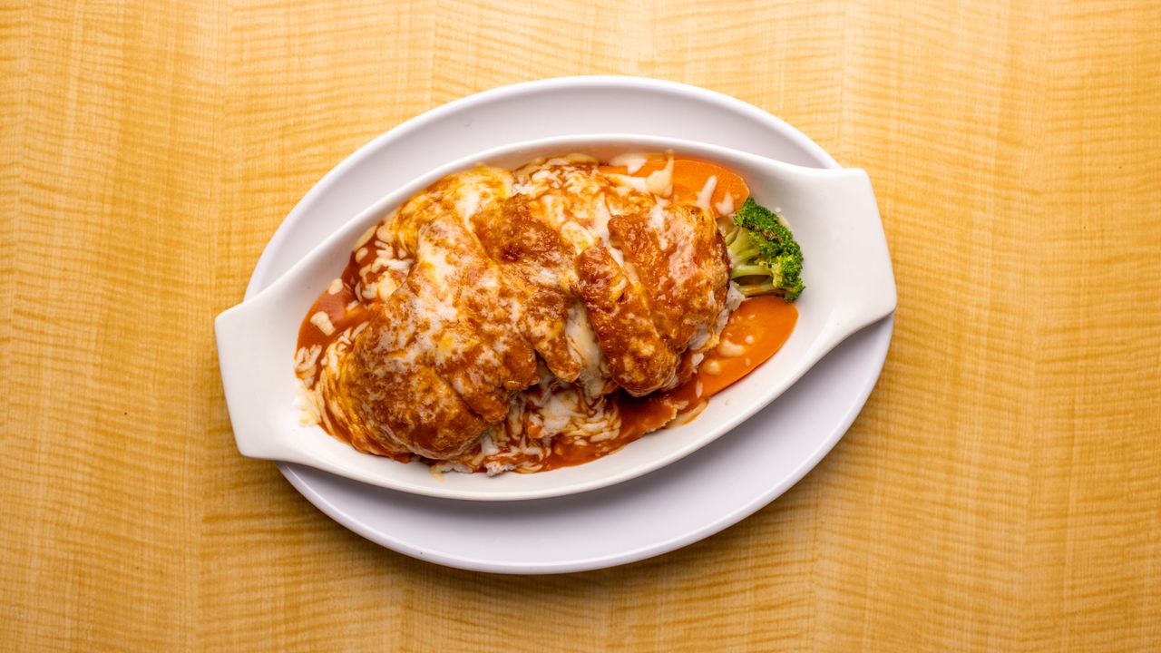 Baked Pork Chop/ T-Bone Steak Pieces/Steak/ Chicken Thigh with Rice or Spaghetti 焗豬扒/牛仔骨/牛扒/雞扒飯或意粉