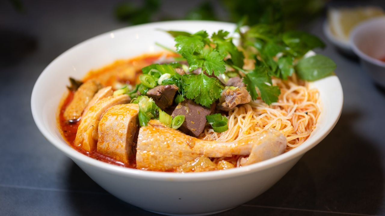 Vermicelli  Noodles with Curry Duck