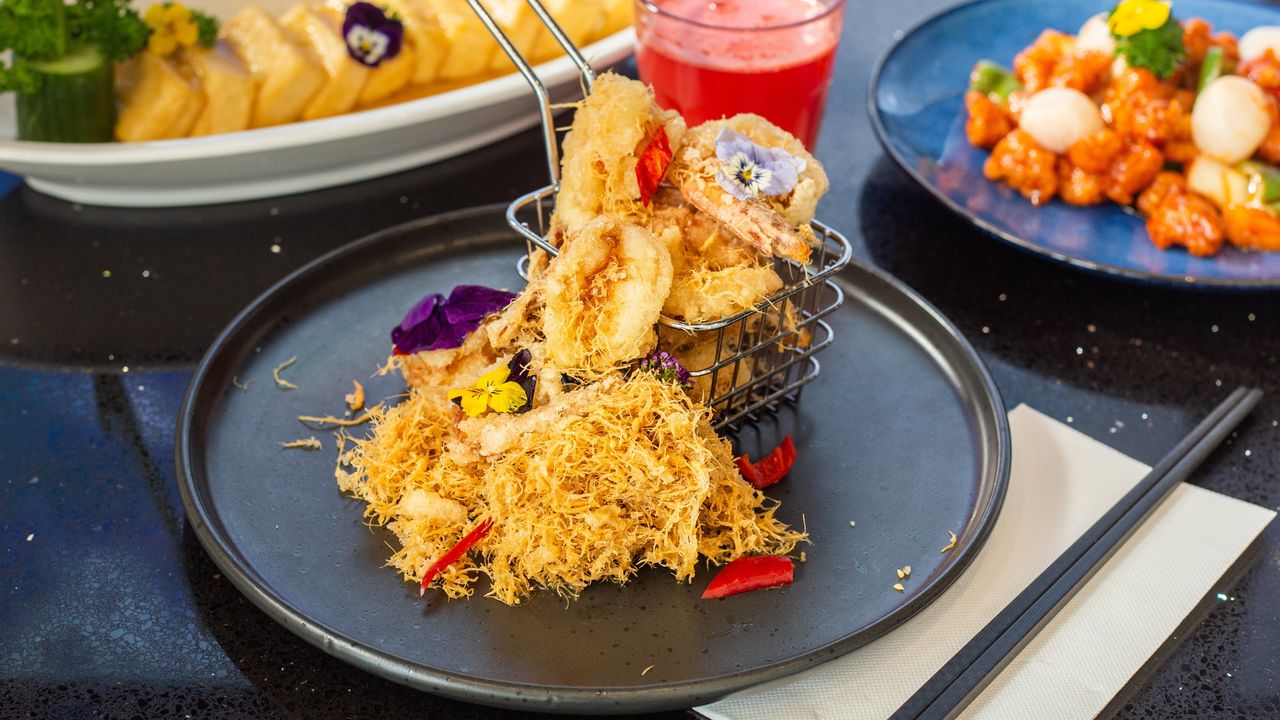 Crispy Prawn with Egg Yolk 蛋丝虾