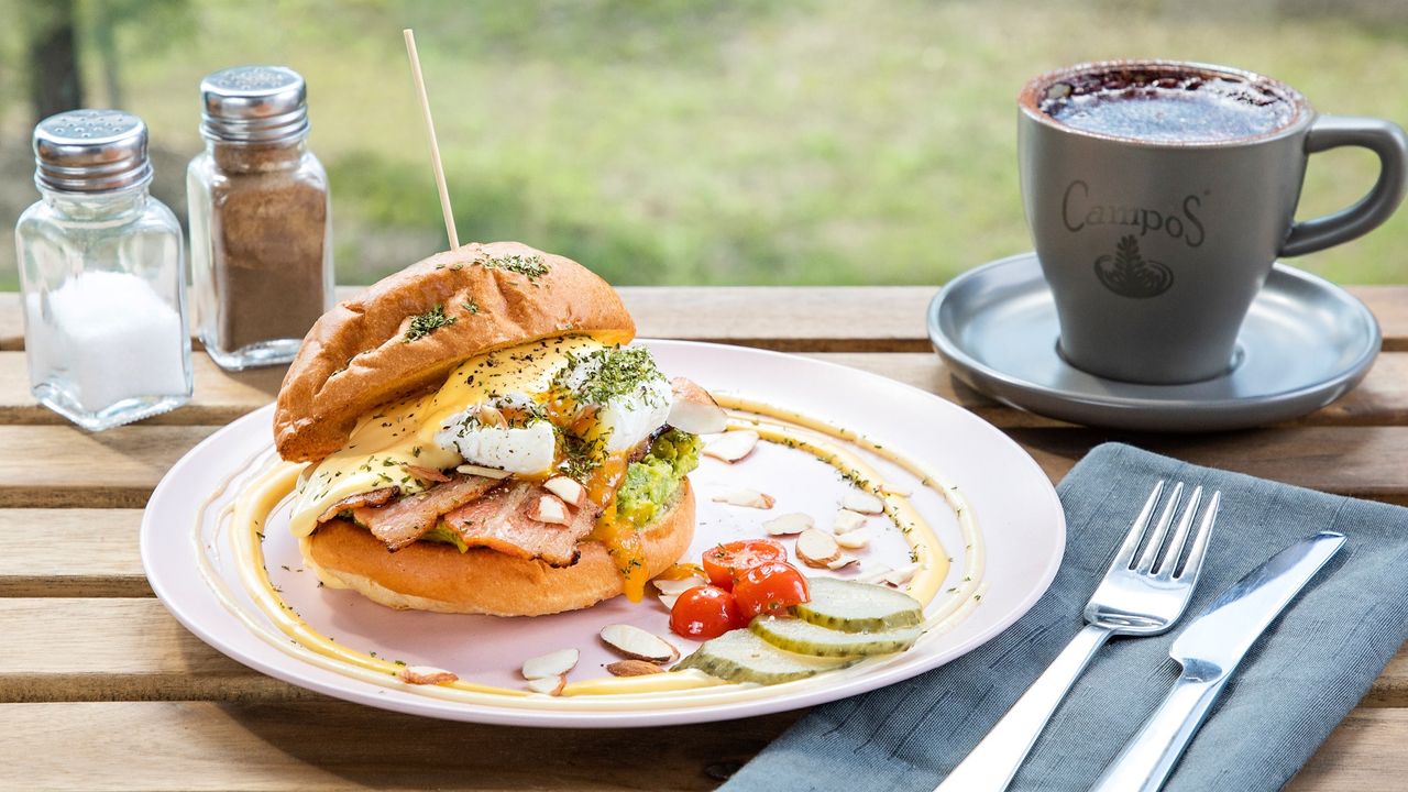 Burger Style Egg Benedict