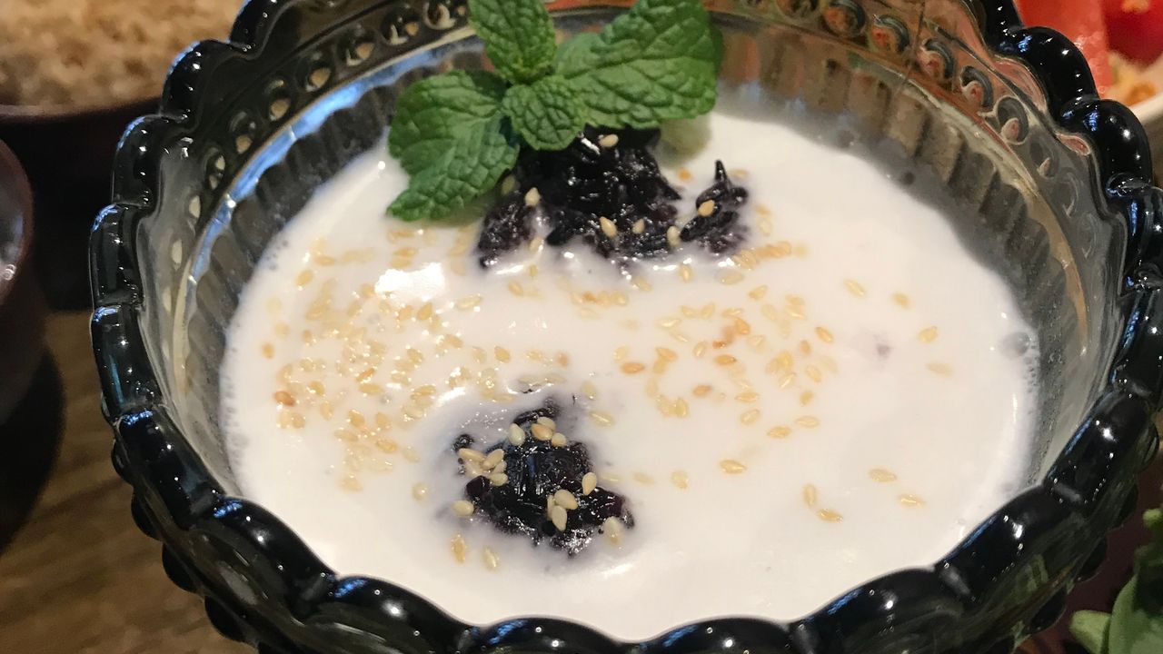 Sweet and Creamy Black Sticky Rice