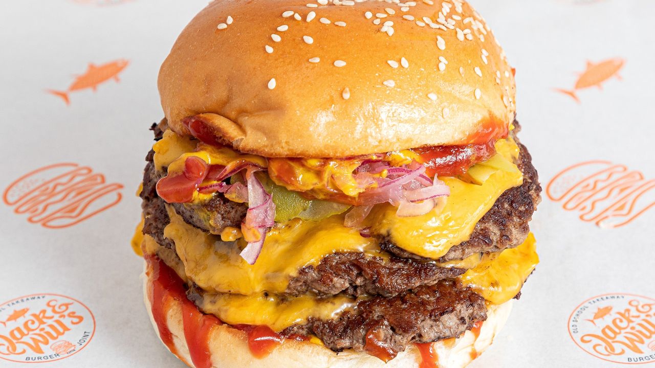 Classic American Cheeseburger (Triple)