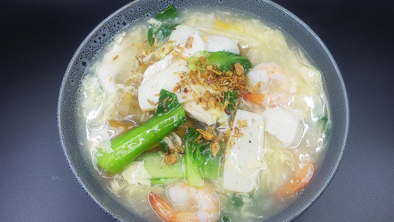 Fried Flat Noodles with Egg Gravy Sauce