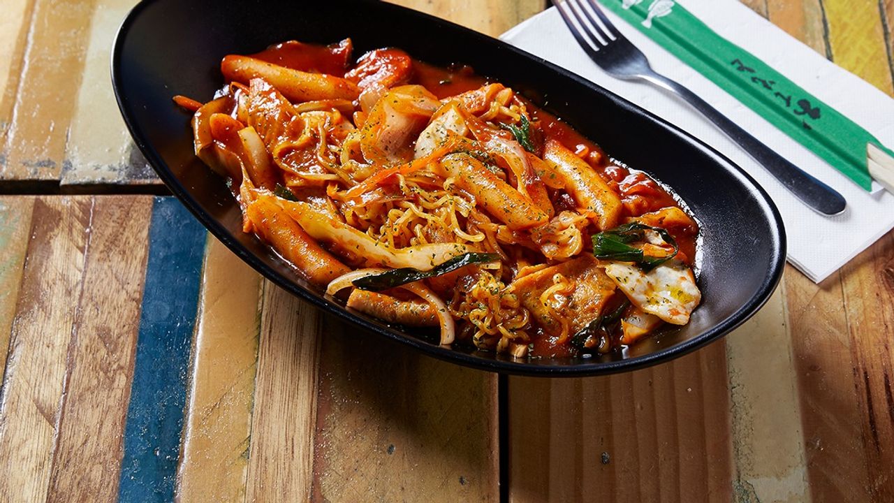Tteok Bok Ki (Spicy Rice Cakes)