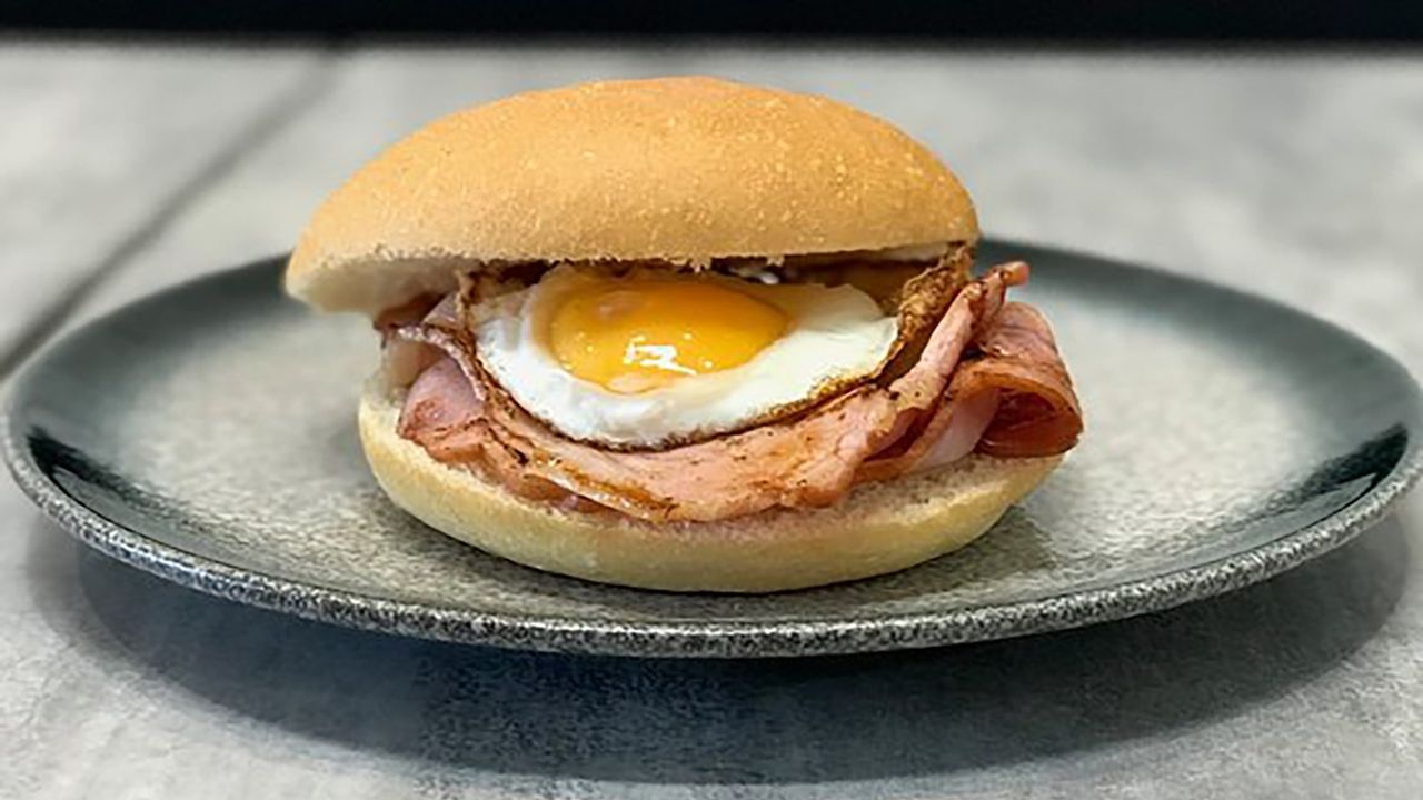 Egg & Bacon Roll