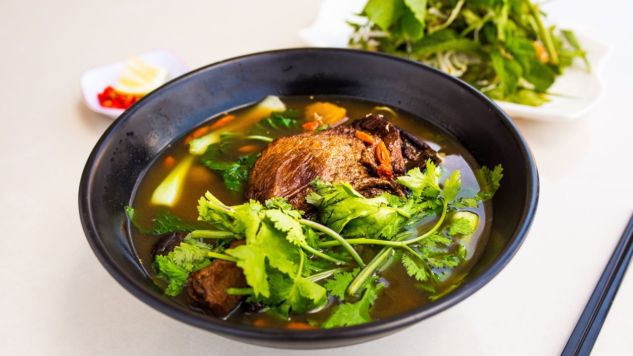 Vietnamese Braised Duck Noodles Soup