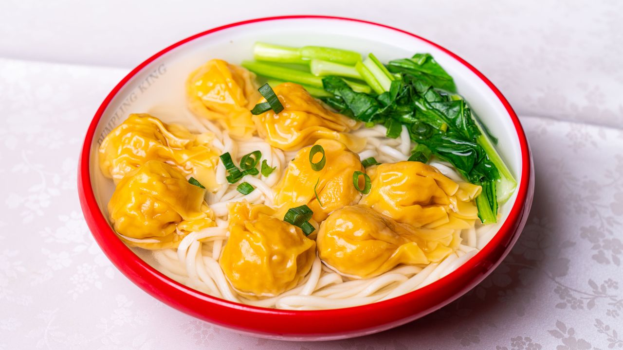 Chicken and Prawn Wonton in Noodle Soup (8)