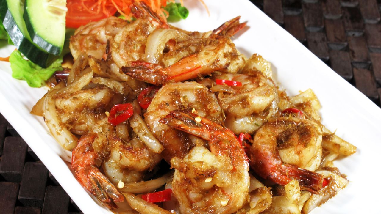 Stir-Fry King Prawns with Chilli & Lemongrass