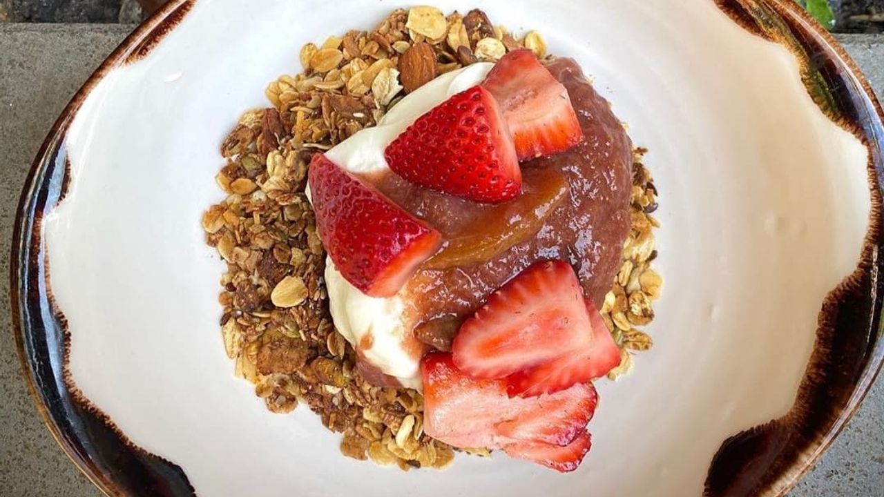 Racers House-Made Granola, Stewed Fruit & Vanilla Yoghurt