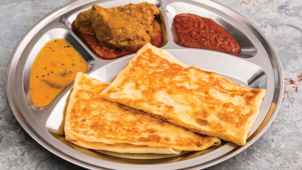 Roti Telur with Curry Chicken