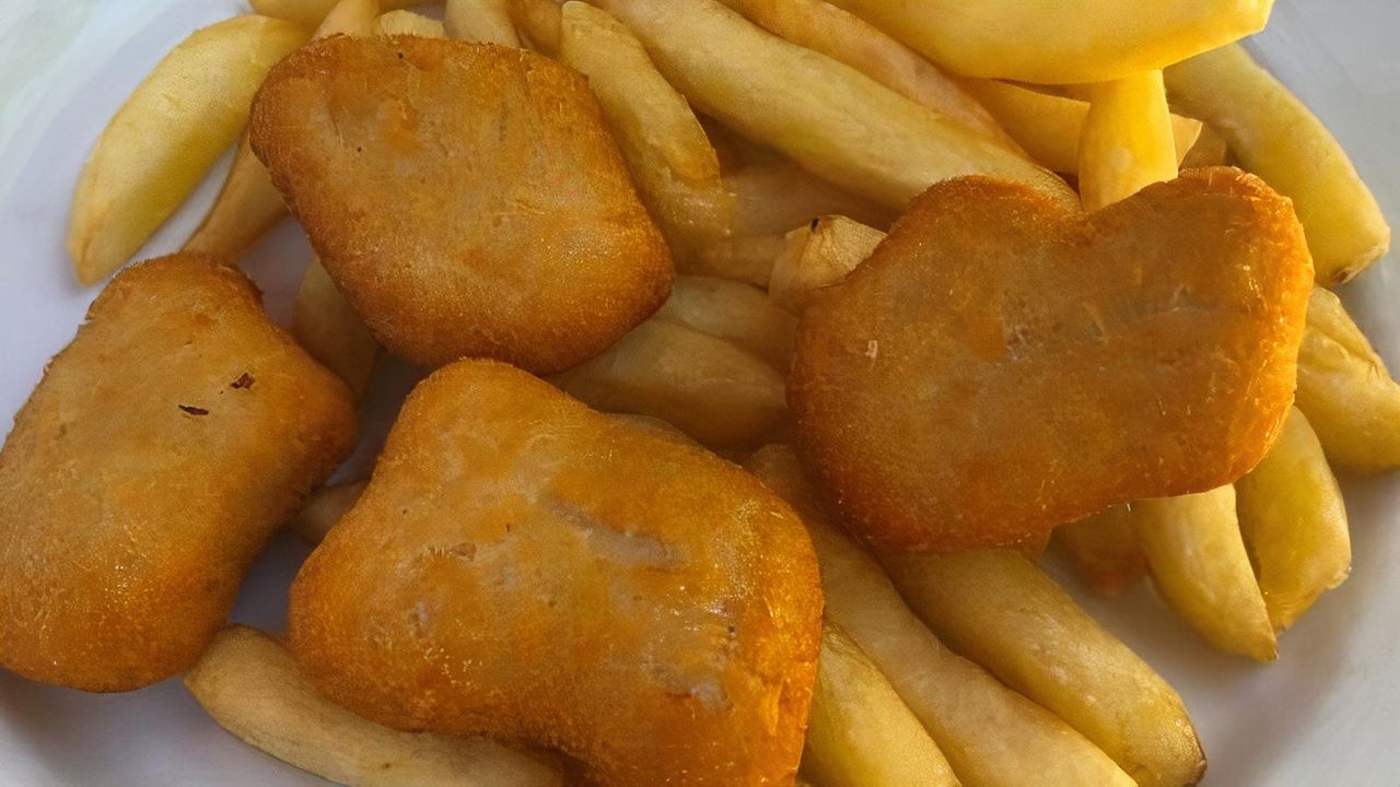 Chicken Nuggets and Chips